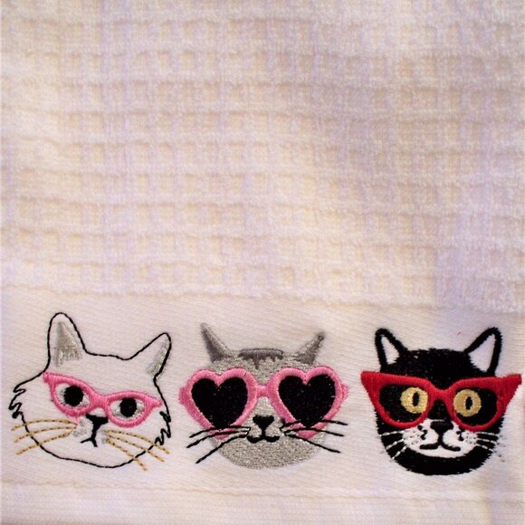 Casaba 2 Pc. Kitchen Towel Set Embroidered Cat Faces w/Glasses Red White Cotton - Picture 2 of 2